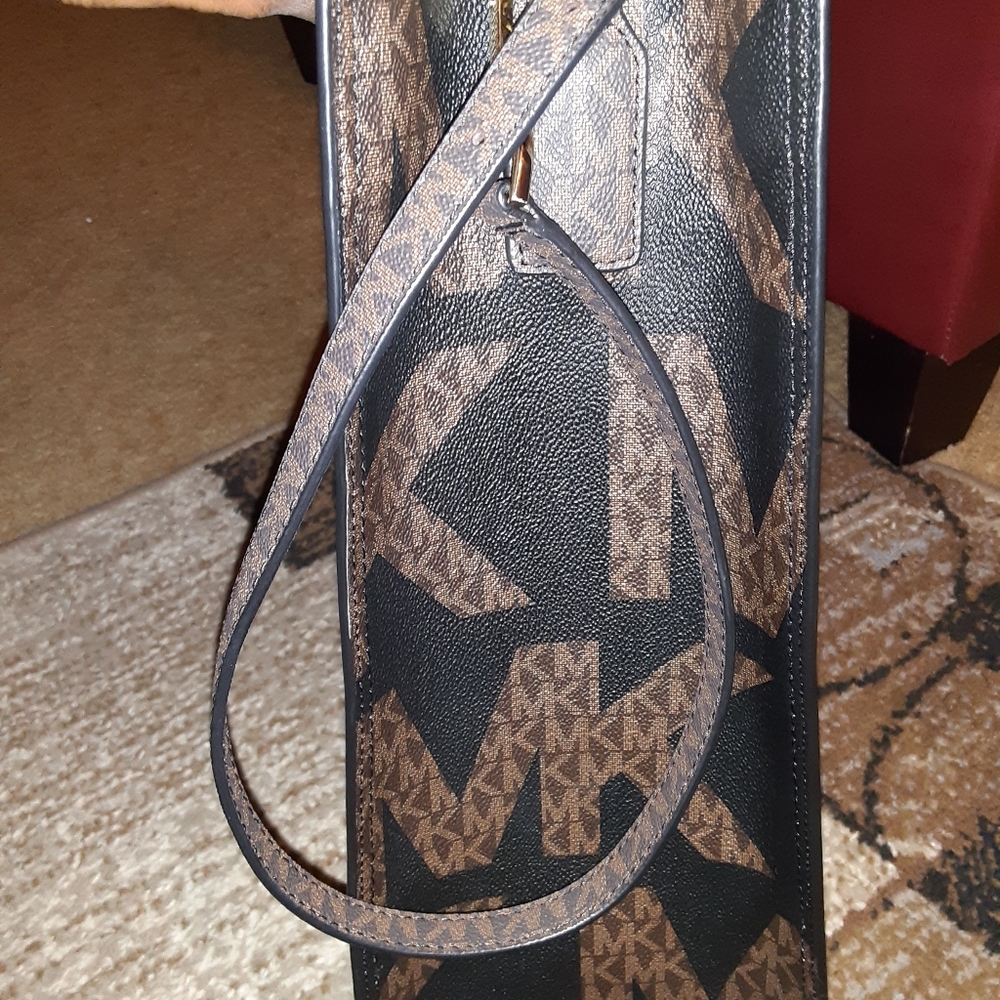Michael Kors Kensly 🤎 - Picture 6 of 10